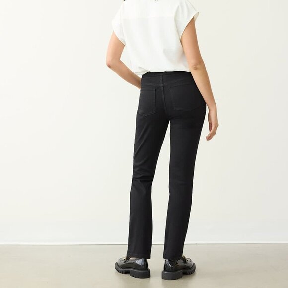 NWT Reitmans Straight-Leg Mid-Rise Jean The Comfort 32 Tall - Picture 3 of 16